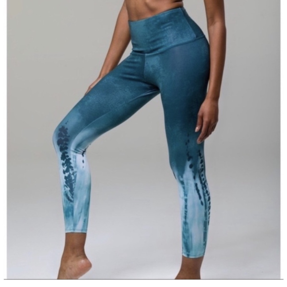 Women's Onzie Flow Ombre Tie Dye Leggings S/M